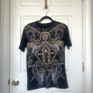 Mummy, chain, and diamond shirt